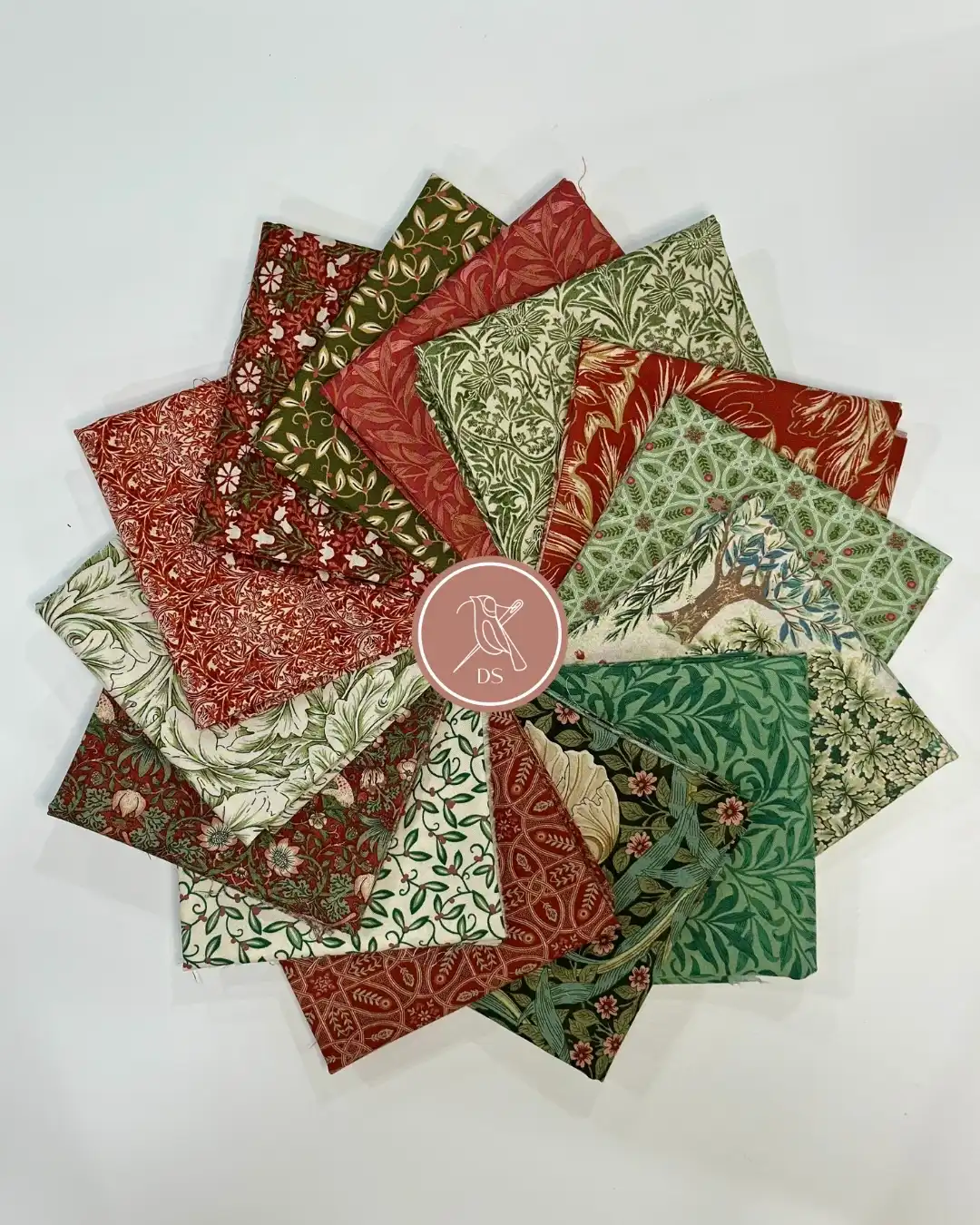 Cotswold Holiday Fat Quarter Bundle